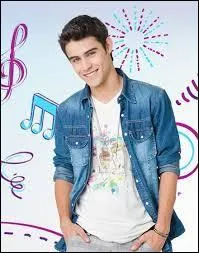 Comment s'appelle le tout premier petit ami de Violetta ?