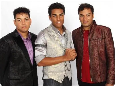 Comment se prénomment les 3 neveux de Michael ?