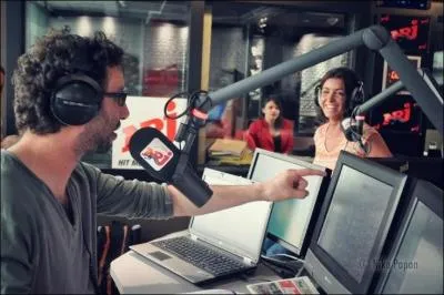 J'anime la matinale sur NRJ. Qui suis-je ?