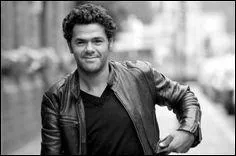 Ma compagne est Mélissa Theuriau. Qui suis-je ?