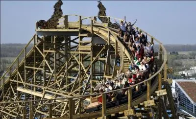 Combien de poutres environ ont-elles été nécessaires à la construction du Wodan ?