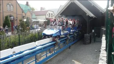 Quelle est la longueur de la piste de lancement du Blue Fire ?