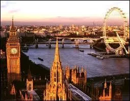 "Good afternoon" se dit :