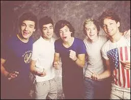 Qui est le seul gaucher du groupe ?