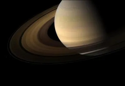 La plante Saturne se distingue par de superbes anneaux.
De quoi sont-ils majoritairement constitus ?