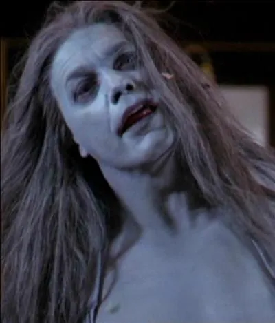 Dans l'épisode "Adieux", quel démon réussit à tuer Prue ?