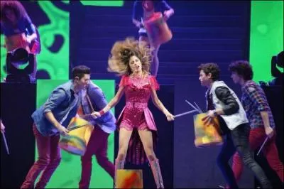 Violetta souffre au concert à cause de :