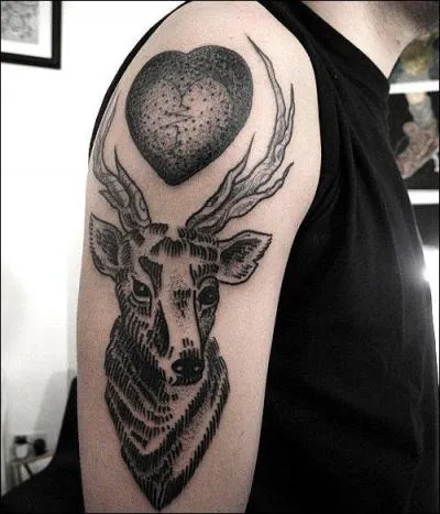  qui appartient ce tatouage ?