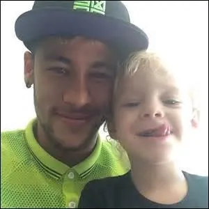 Comment s'appelle son fils ?