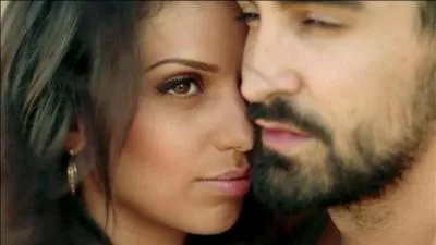 En aot 2014, a-t-elle un petit-ami ?