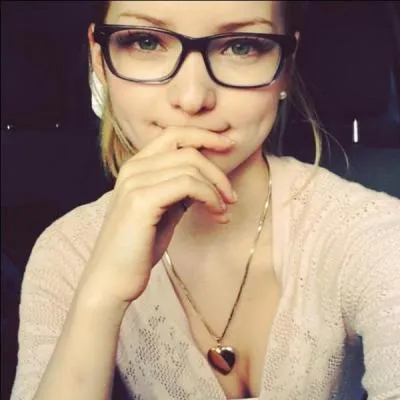 Où déménage-t-elle lorsqu'elle avait 14 ans ?