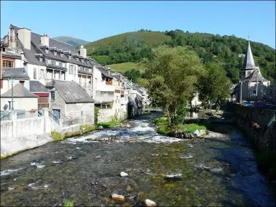 Le dpartement des Hautes-Pyrnes n'est pas frontalier de celui :