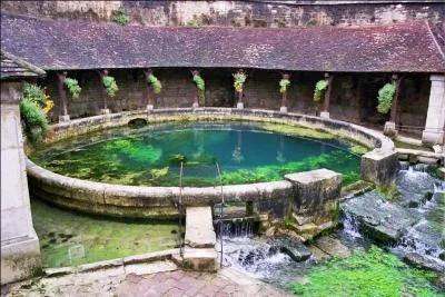 Quel département ne pourrez-vous rejoindre sans être obligé d'en traverser un autre en partant de celui de L'Yonne?