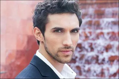 De qui est-il l'amant ?