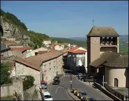 Nous partons à la découverte de la ville Aveyronnaise de Roquefort-sur-Soulzon. Nous partons en région ...