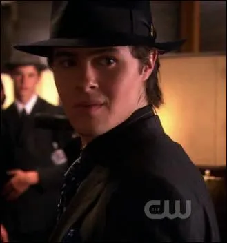 Comment s'appelle l'ex de Olivia qui sortira avec Serena ?