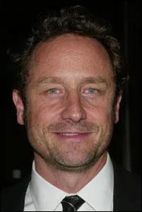 Par qui le père de Nate a été embauché ?