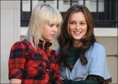 Pourquoi Blair décide de vandaliser les robes de Jenny ?