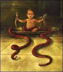 Sa marâtre lui envoie dans son berceau, des serpents qu'il étrangle ; qui est cette déesse ?