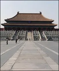 Dans quelle ville peut-on admirer ce monument ? (La Cité interdite)