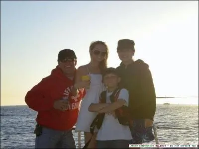 O est-il all avec sa famille  l't 2008 ?