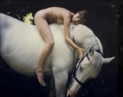 Quelle héroïne a traversé nue et à cheval la ville de Coventry?