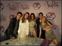 Comment s'appelle le monsieur qui dirige l'émission de YouMix ?