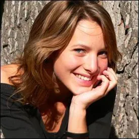 De quel commerce Estelle est-elle responsable ?