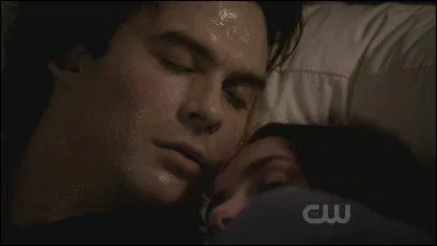 Pendant la saison 2, épisode 22-21, qu'arrive-t-il à Damon ?