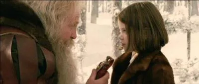 Qu'est-ce que le Père Noël offre à Lucy ?