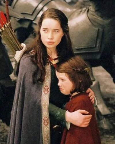  Pourquoi ils nous regardent ainsi ? - Peut tre qu'ils te trouvent bizarre.  - Pour quelle occasion Susan et Lucy ont-elles cette conversation ?