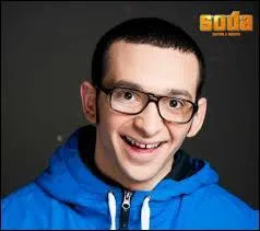 Comment se nomme le personnage qui joue Slimane ?