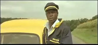 Dans le film "Les Visiteurs", ce pauvre facteur va prendre ses jambes à son cou après avoir reçu une masse d'arme en plein dans le pare-brise de sa voiture de service. Quel est le modèle de cette dernière ?