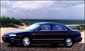 Cette longue Mazda est une ...