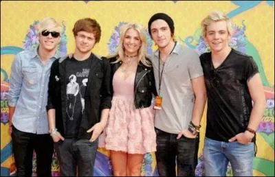 Comment appelle-t-on les fans des R5 ?