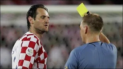 Combien Josip Šimunić a-t-il reçu de cartons jaunes dans le même match ?