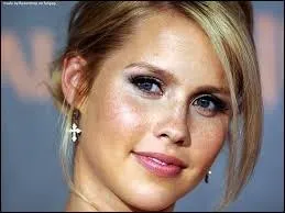 Est-ce Claire Holt ?
