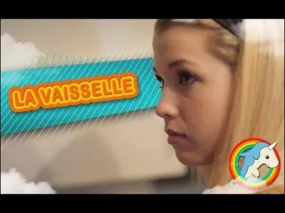 Avec quelle chaîne de YouTube n'a-t-elle pas travaillé ?