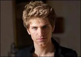 Quel est le nom de famille de Toby dans la série ?