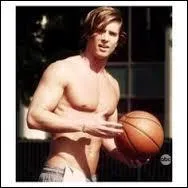 Dans la série .... a des problèmes d'alcool.