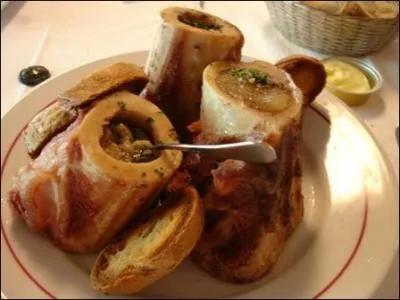 De ces trois animaux, il est le seul capable de briser un os pour en extraire la substantifique moelle !