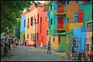 Au XIXème siècle, les maisons du quartier de La Boca étaient peintes par ses habitants d'origine italienne avec de la peinture pour bateaux.