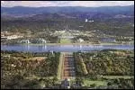 Quelle ville, dont le nom signifie "lieu de rassemblement" en langue aborigène, est la capitale de l'Australie ?