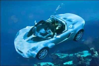 Vous m'avez certainement reconnu. Quelle est la marque de cette voiture submersible ?