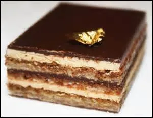 Il est composé de plusieurs couches de pâte, vous pouvez voir sur la photo...