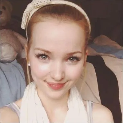 Qui chante 'Better In Stereo' ?