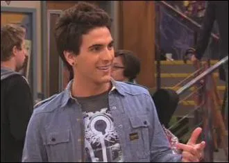 Comment s'appelle l'ex petit ami de Tori qui, dans un épisode, est le petit ami de notre chère Cat ?