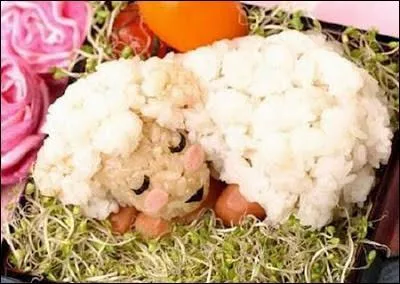 N'est-ce pas adorable de faire ainsi manger aux enfants la fourrure du mouton qui est en fait... ?