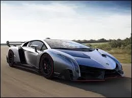 Combien de versions de coupés de la Lamborghini Veneno LP750-4 la marque a-t-elle créé ?