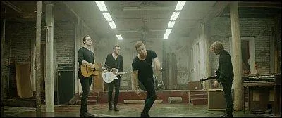 A quel groupe appartient ce clip ?